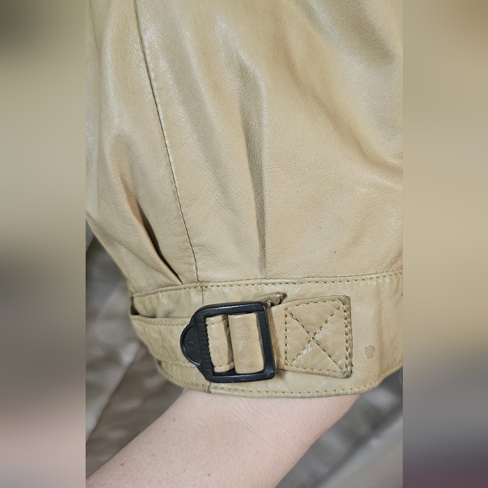 Men's Tan Remy Leather Bomber Jacket - Picture 10 of 12